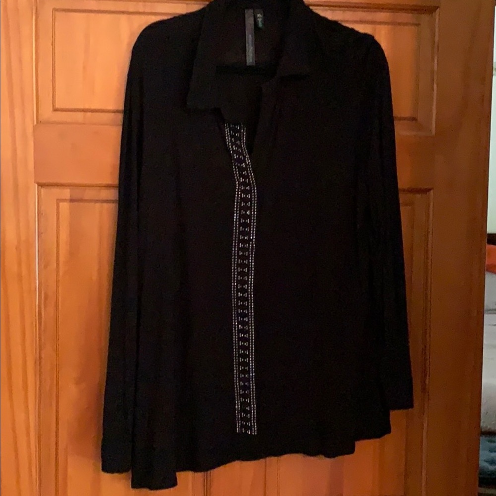 Black Top w shiny detail